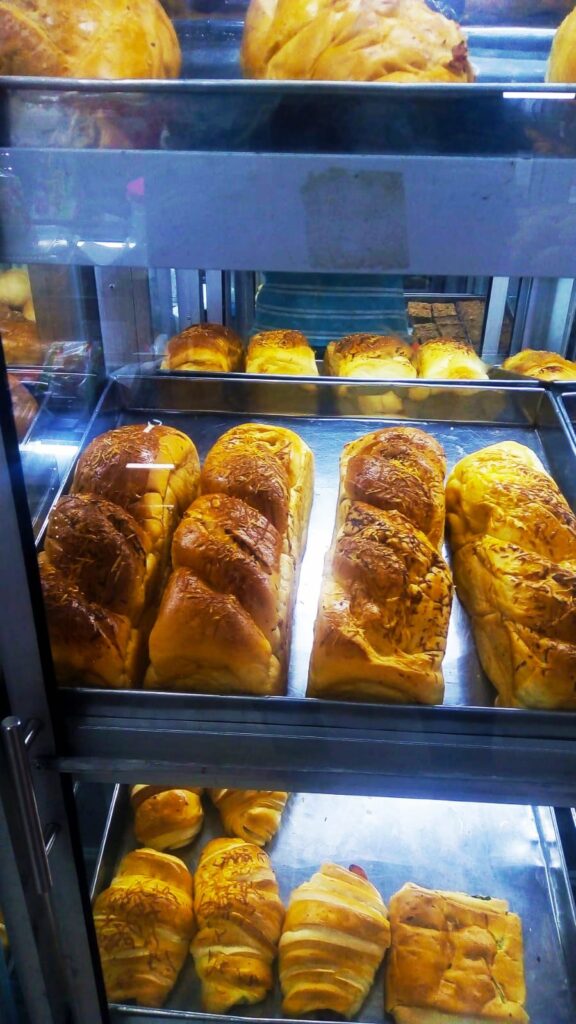 Productos de panadería ofertados en Barrio Los Robles- Soledad Atlántico. Fotografía: Iván Meneses