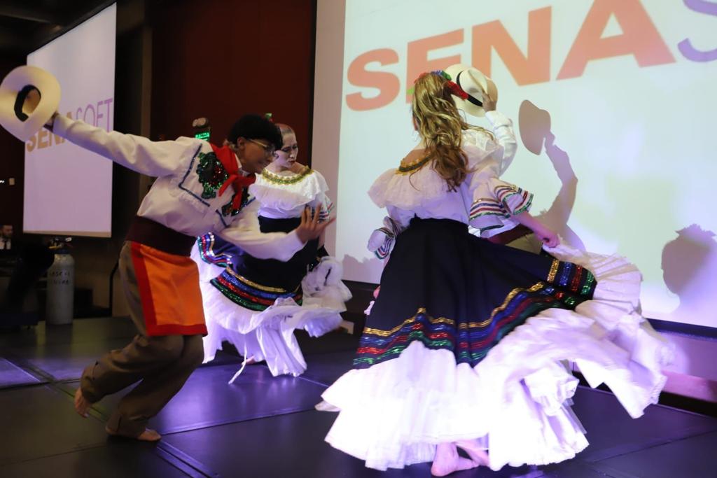 muestras culturales de folclor colombiano y ritmos latinoamericanos