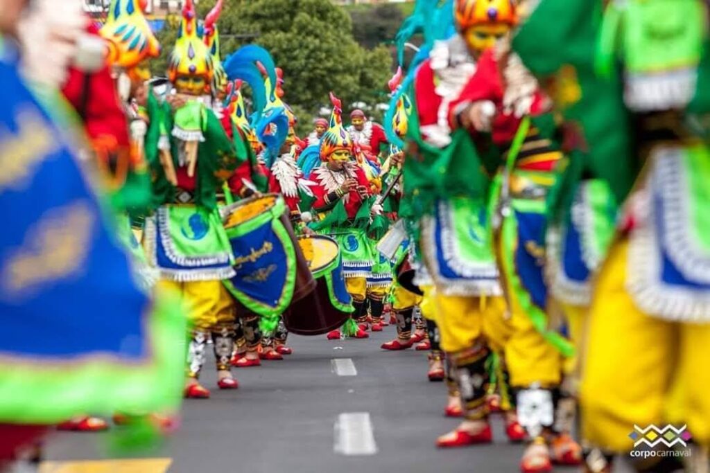 Desfile carrozas Carnaval de Negros y Blancos- San Juan de Pasto 2024.