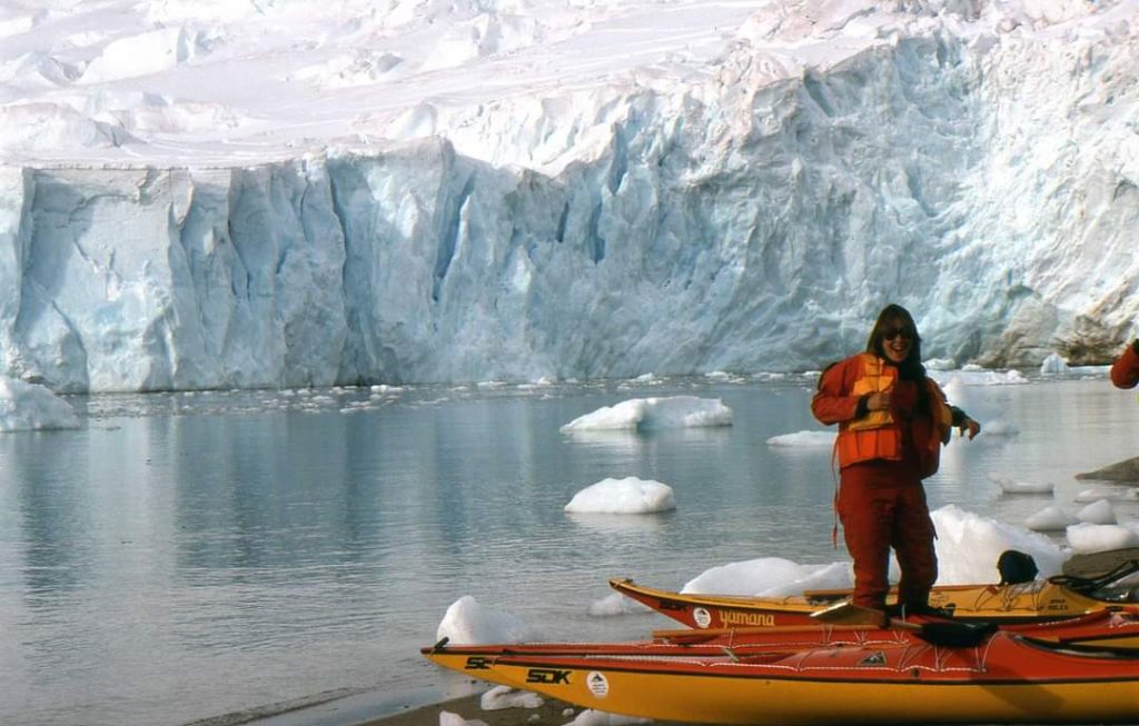 En la expedición de Colombia a la Antártida -el continente blanco- participan mas de 200 personas