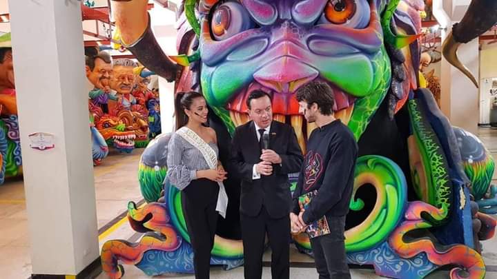 Carlos Villota Santacruz consultor en marketing de ciudad y marketing político en el Museo del Carnaval de Negros y Blancos en Pasto