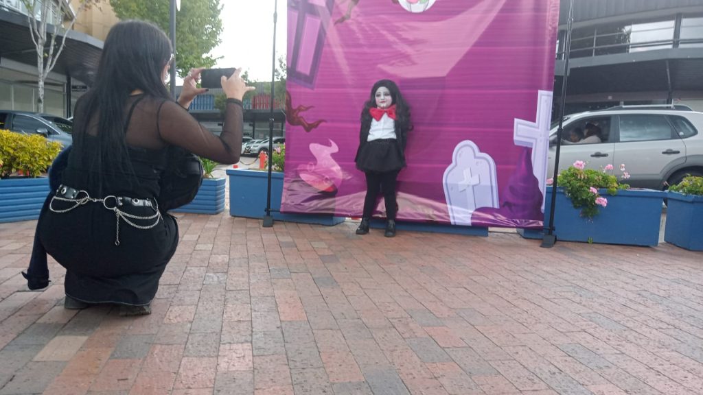 La celebración del día de Halloween en el centro comercial Plaza Mayor del municipio de Chía- Cundinamrca