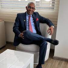 inocencio melendez julio. Doctor en Derecho Contractual. Estancia Altos Estudios Postdoctorales en Arbitraje.