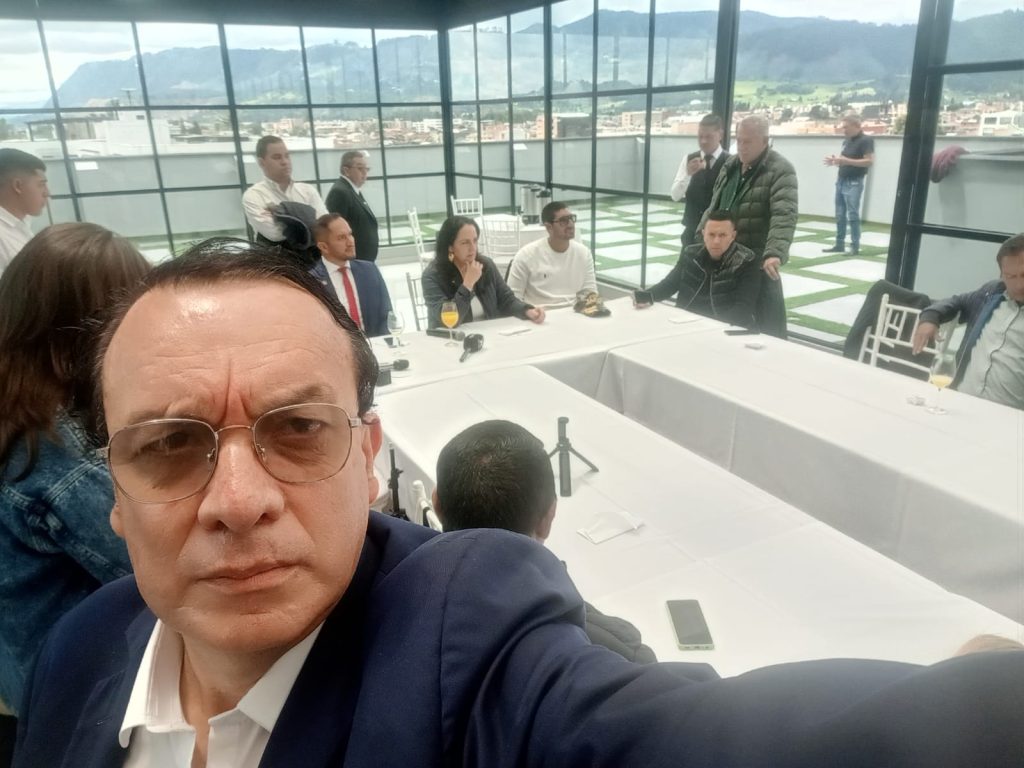 Carlos Villota. Internacionalista, consultor político, en 