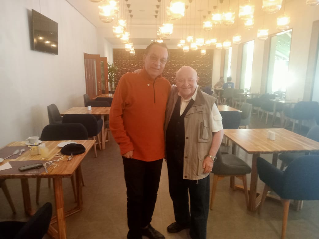 Periodista Carlos Villota y el fotografo David Ross