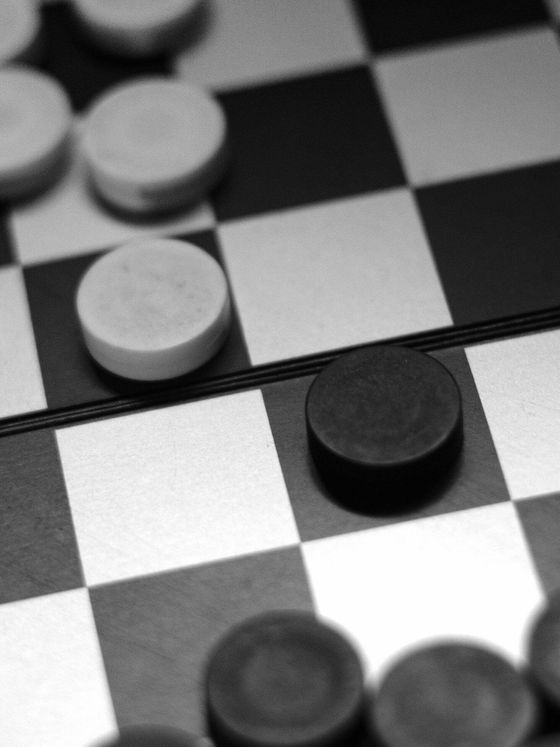 Las damas estimulan la mente sin necesidad de reglas complejas ni estrategias difíciles (Pexels)