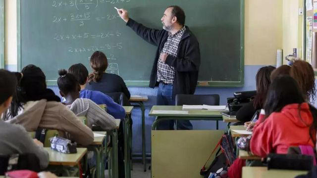 'ESCUELA DE FILÓSOFOS':