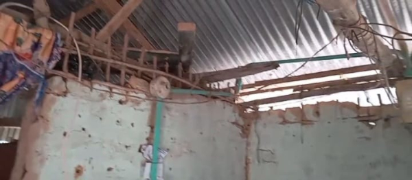 Estado actual del techo de la casa de doña Ana gregoria, evidenciando el desgaste estructural.