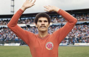 Eduardo Emilio Vilarete Fernández (Santa Marta, Magdalena, 20 de junio de 1953 - Bogotá, 9 de octubre de 2026).Fue un futbolista colombiano que se desempeñaba de delantero.